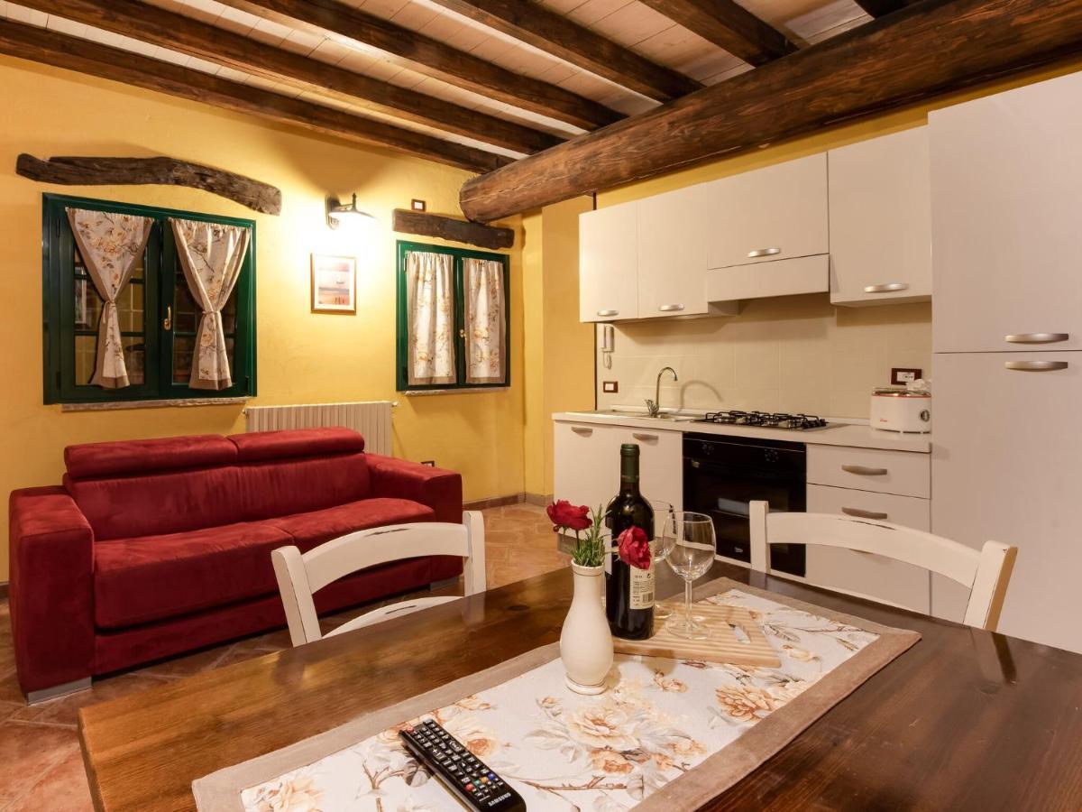Beautiful Chalet With Swimming Pool In Lombardy Villa Marone Exteriör bild
