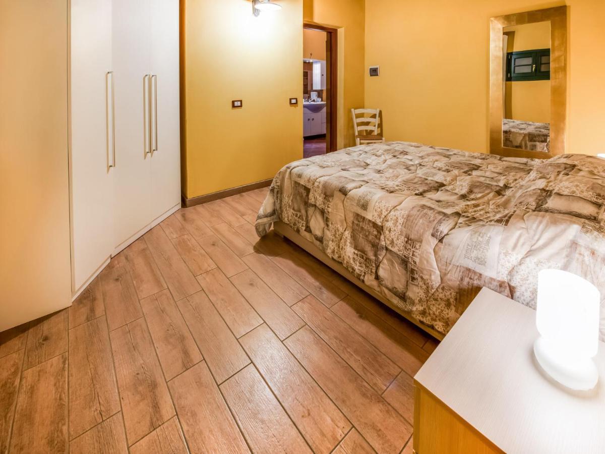 Beautiful Chalet With Swimming Pool In Lombardy Villa Marone Exteriör bild