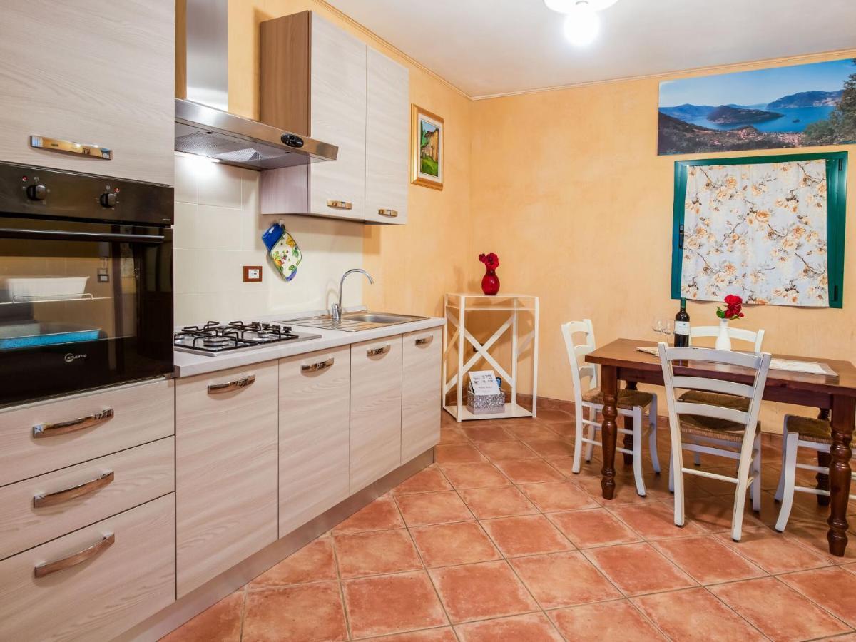 Beautiful Chalet With Swimming Pool In Lombardy Villa Marone Exteriör bild