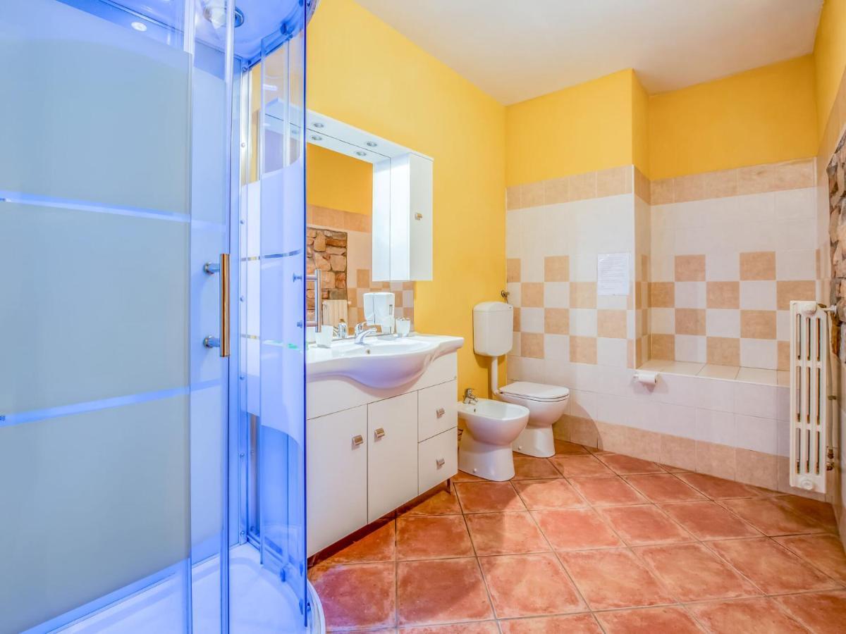 Beautiful Chalet With Swimming Pool In Lombardy Villa Marone Exteriör bild